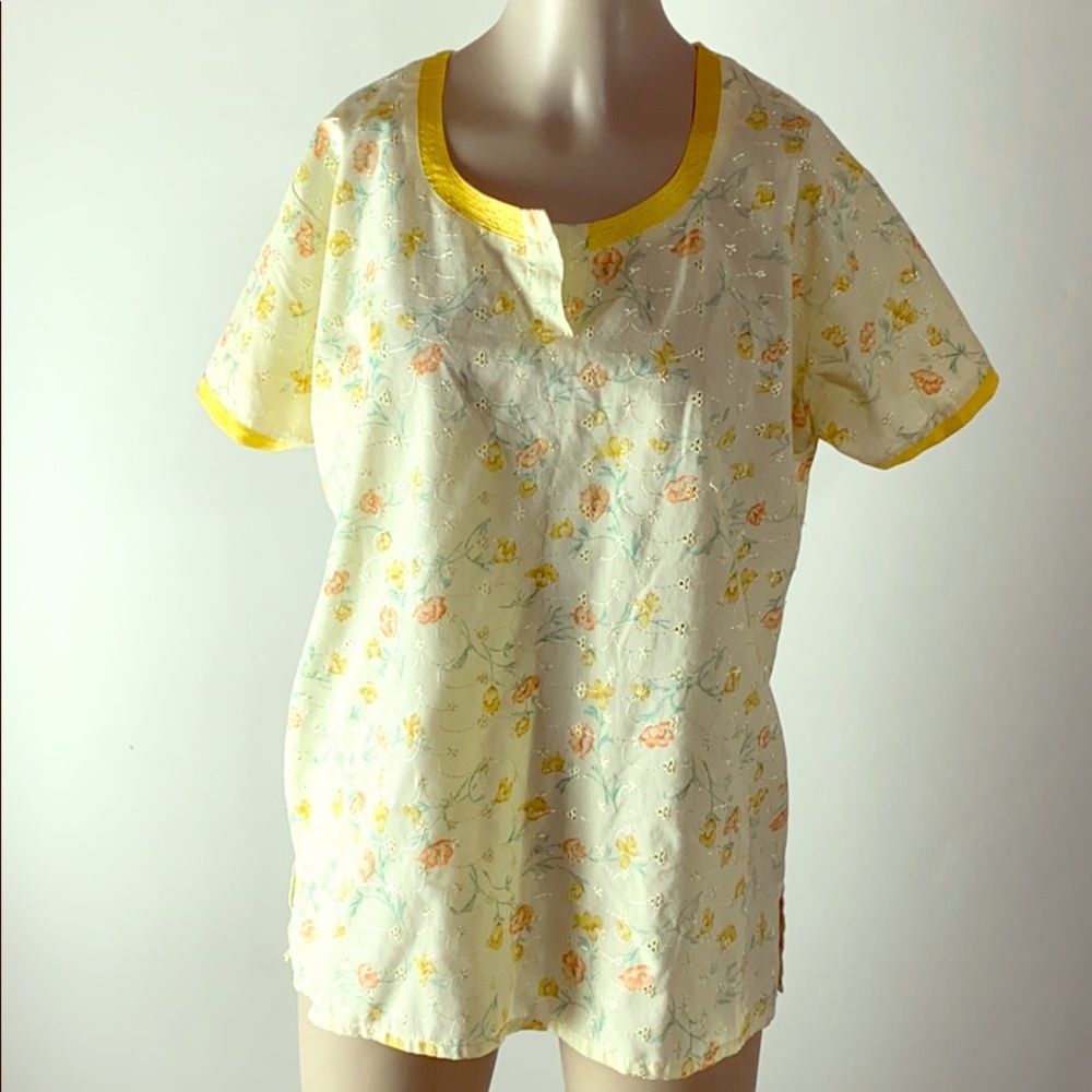 Nurse scrub top - box D79